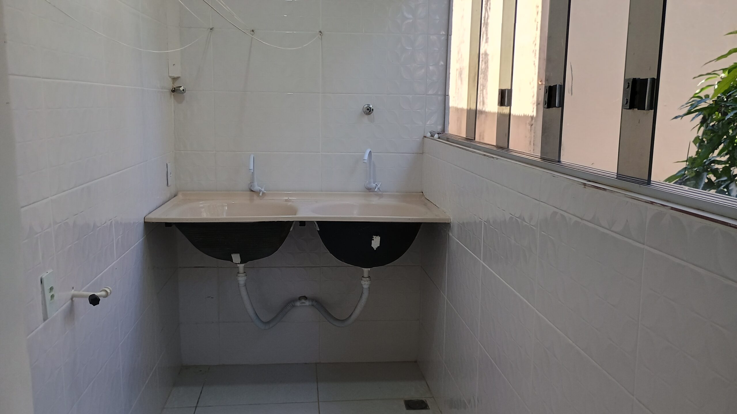 Apto Rua Comendador Bernardino 121 – 202 bloco 03