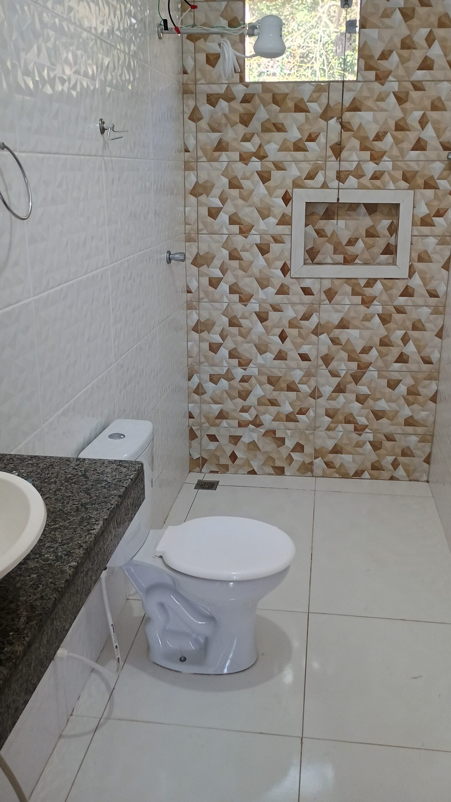 Apto Rua Comendador Bernardino 121 – 202 bloco 03
