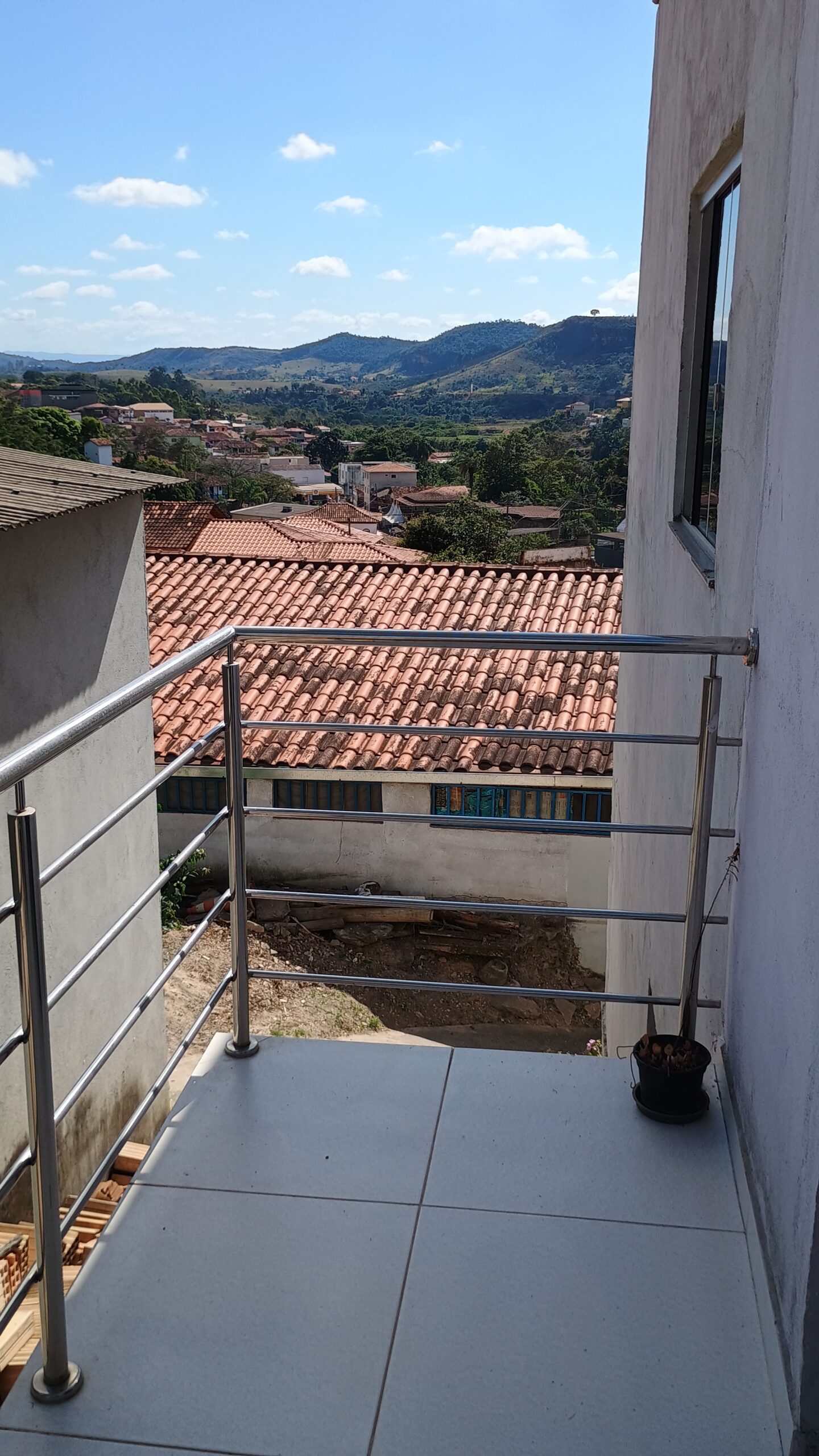 Apto Rua Comendador Bernardino 121 – 202 bloco 03
